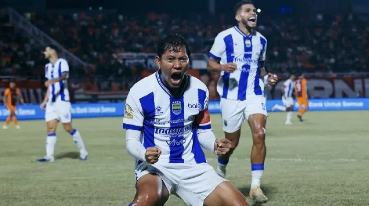 Adam Alis Masuk Nominasi Penghargaan AFC, Saingi Cristiano Ronaldo