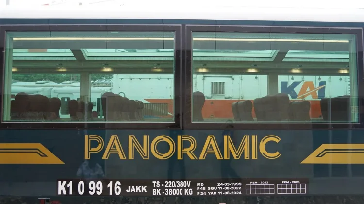 Pelanggan Kereta Panoramic KAI Meningkat 62,32 Persen