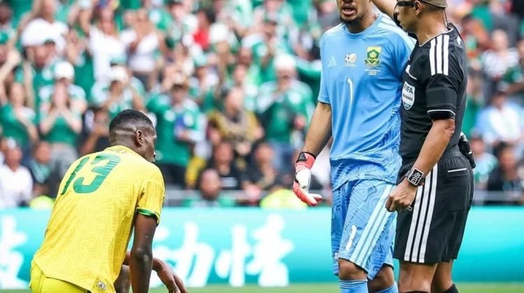 Sphephelo Sithole Catat Kartu Merah Pertama Piala Dunia 2026, Berikut Profilnya!