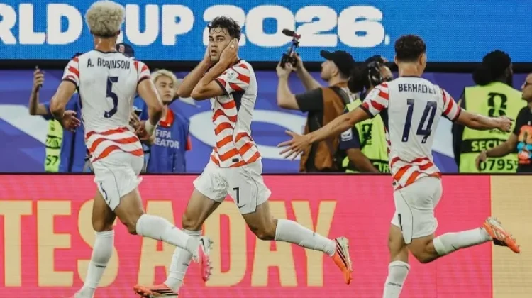 Pesta Gol AS ke Gawang Paraguay, Langsung Kuasai Klasemen