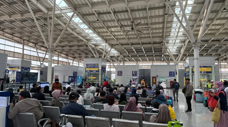 Pelanggan KA Lokal Jawa Barat Tumbuh 67,95 Persen