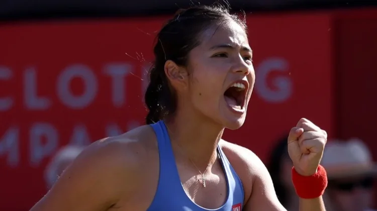 Singkirkan Jovic, Raducanu Tantang Vekic pada Final Queen’s Club
