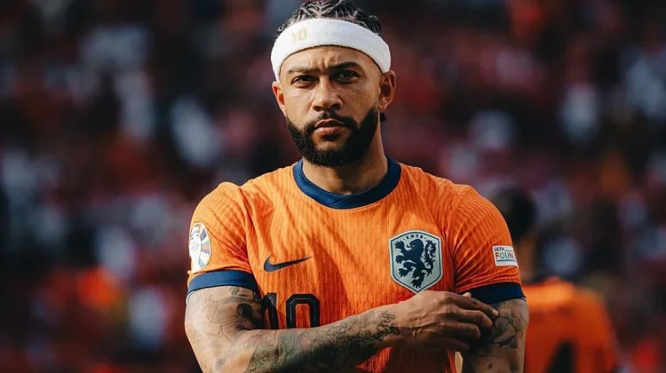Diminta Mainkan Brobbey, Koeman Tetap Pilih Memphis Depay Tampil Kontra Jepang