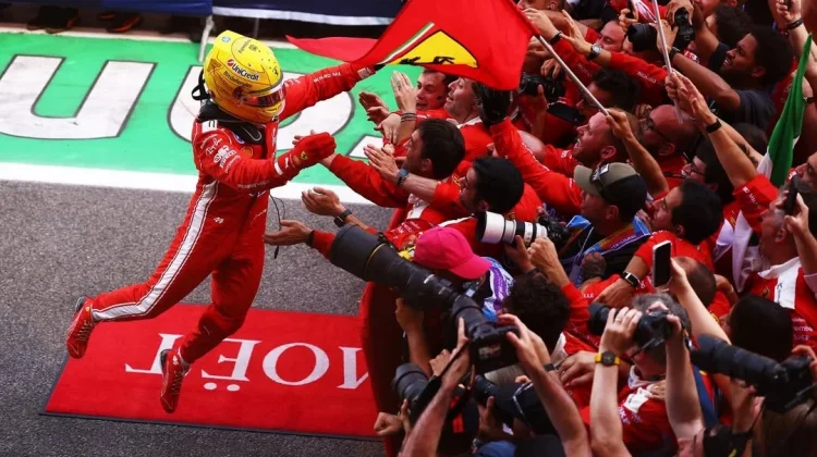 Hamilton Raih Kemenangan Perdana bersama Ferrari di GP Barcelona-Catalunya