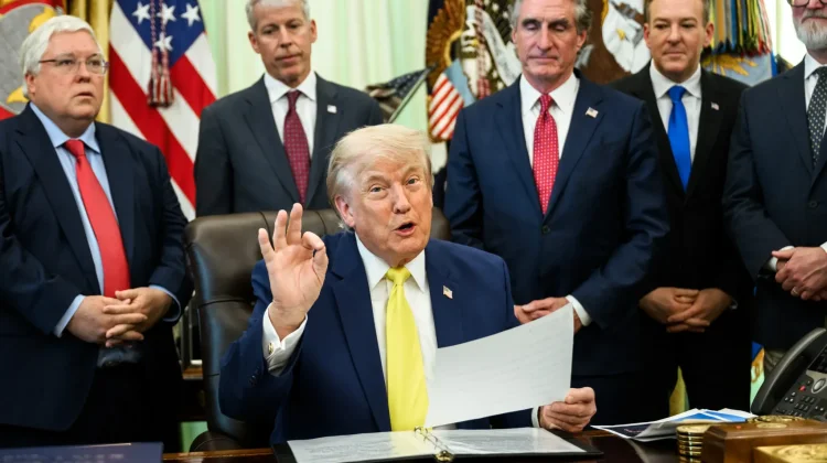 Iran-AS Capai Kesepakatan Gencatan Senjata, Trump: Blokade Selat Hormuz Dibuka