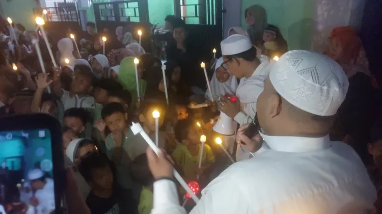 Warga Bekasi Sambut Tahun Baru Hijriah dengan Pawai Obor Elektrik