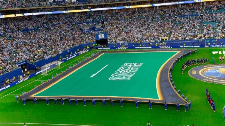 Ada Aturan Khusus, Bendera Arab Saudi Tidak Dibentang di Atas Tanah