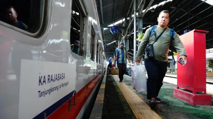 KA Rajabasa Pakai Ekonomi Premium Mulai 4 Juli 2026