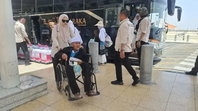 Ridho Prabowo Bagikan Cerita Bahagia Rawat Jemaah Haji Lansia