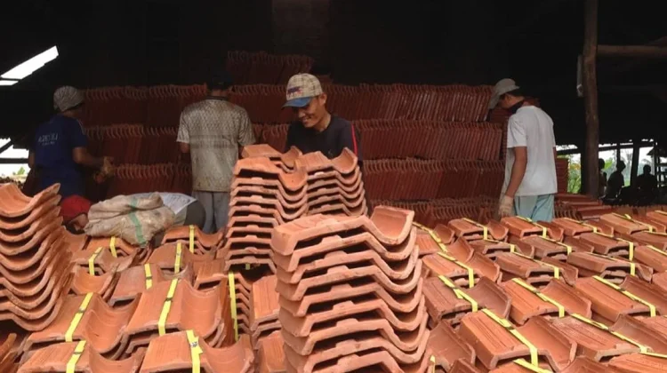 Program Gentengisasi, Perajin Genteng Semakin 'Bergairah'