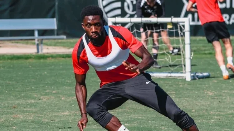 Kabar Baik Kanada, Alphonso Davies Berpeluang Main Kontra Qatar