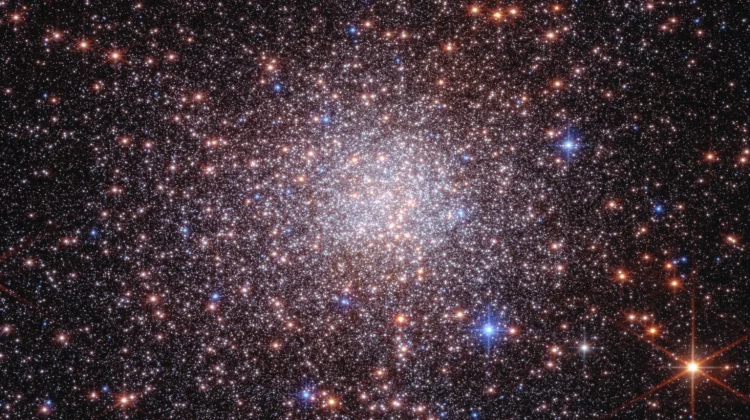 Hubble dan Webb Ungkap Terzan 5 di Pusat Bima Sakti Bukan Gugus Bintang Biasa