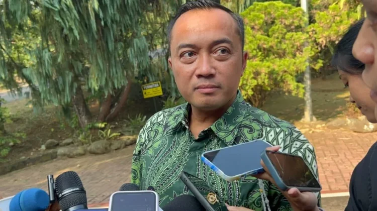 Presiden Prabowo Gelar Pertemuan dengan Menpora dan Pelatih Timnas di Hambalang