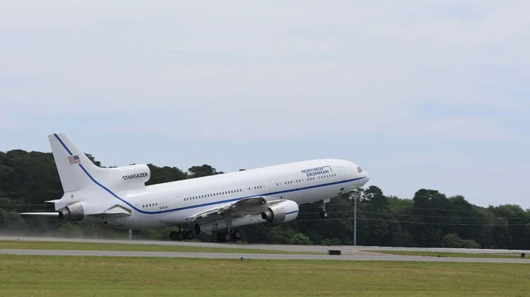 Misi Penyelamatan Swift Dimulai, Stargazer Pengangkut Pegasus XL Lepas Landas