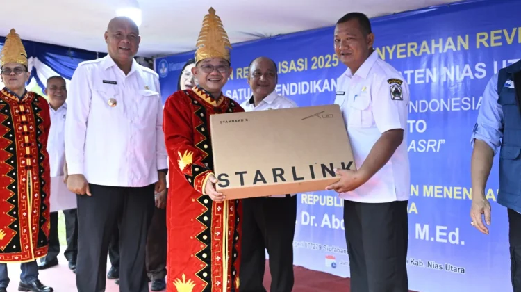 Kemendikdasmen Salurkan Starlink Perkuat Akses Pendidikan Sekolah 3T