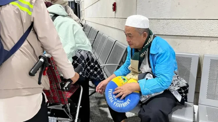 Kisah Isrudin Jemaah Haji PLM 13 Rawat Empat Lansia di Madinah