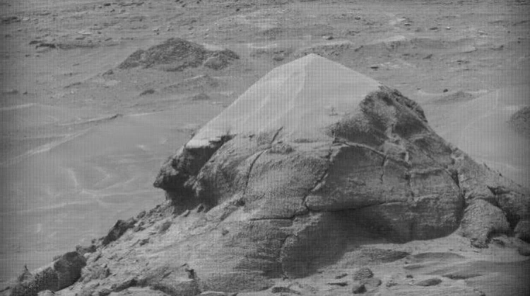 Curiosity Jelajahi Lapisan Rahasia Mars di Gunung Sharp