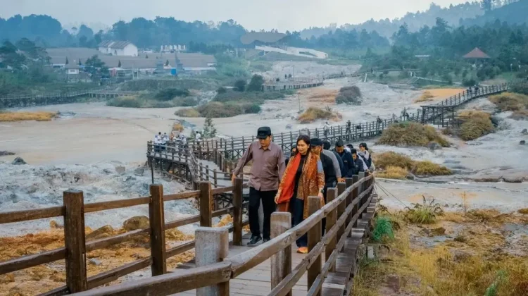 Wamenpar Imbau Pelaku Wisata Dieng Tingkatkan Layanan jelang Libur Sekolah