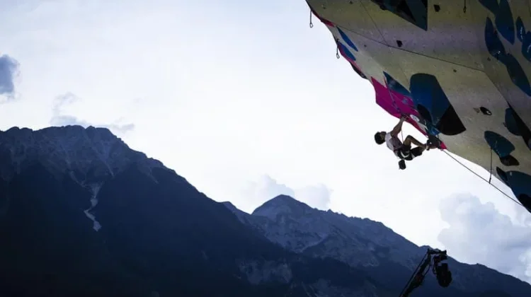 Srondeng Peringkat Empat Lead World Climbing Series Innsbruck