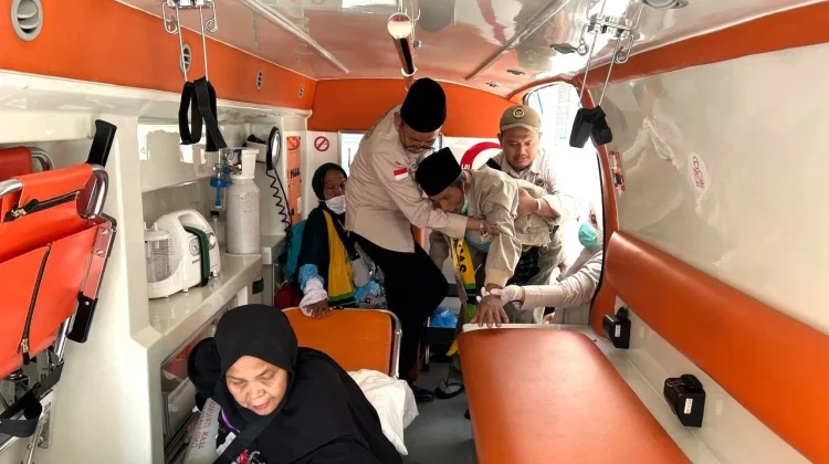 Jemaah Haji Indonesia Patuhi Aturan Barang Bawaan Bagasi