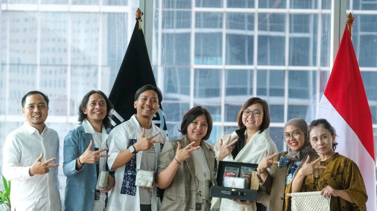 Pakaian Berbahan Serat Tanaman Rami Dapat Dukungan dari Wakil Menteri Ekraf