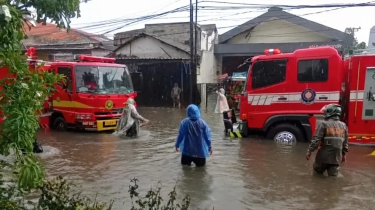 BPBD Lakukan Penanganan Banjir di Surabaya