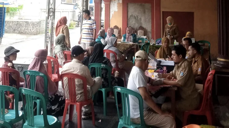 Dukung Kesehatan dan Ketahanan Pangan, Pegadaian Bantu Warga Pondok Aren