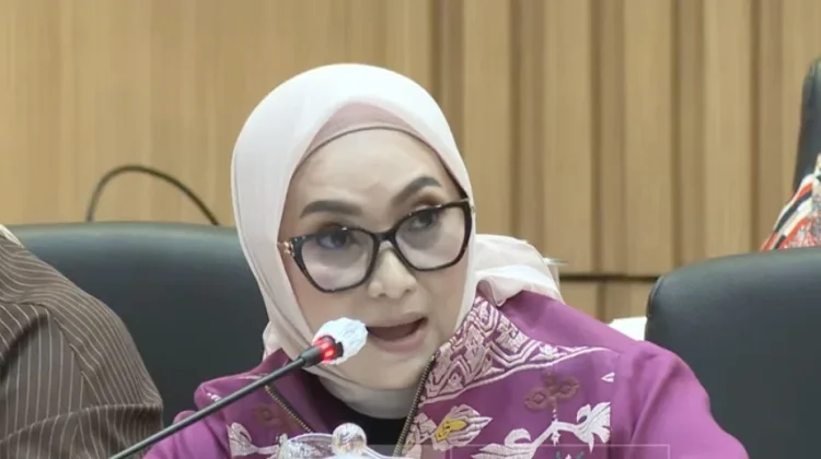 Legislator Lucy Kurniasari Soroti Kurangnya Penyuluh KB di Surabaya