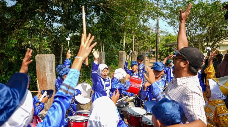 Presiden Beri Bantuan untuk Siswa Viral karena Drumben dari Barang Bekas