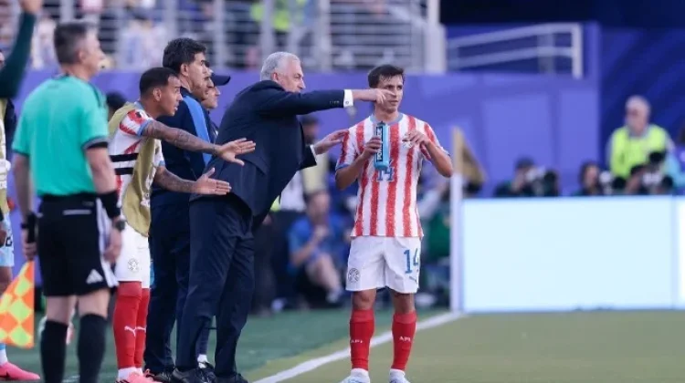 Paraguay Tahan Gempuran Australia, Babak Pertama Berakhir Imbang