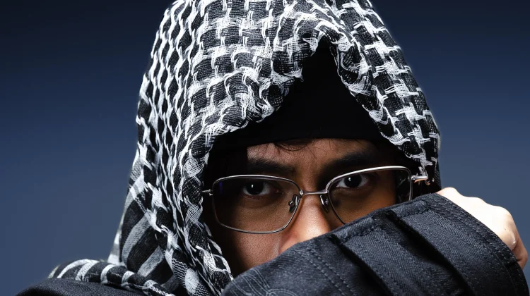 Penyanyi Malaysia Luqman Podolski Rilis Single ‘Ayah’