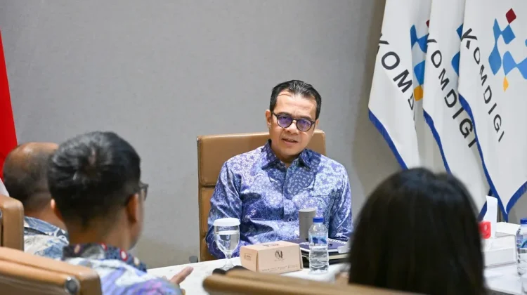 Hadapi Era AI, Wamenkomdigi: Literasi Digital Harus Relevan dengan Perkembangan