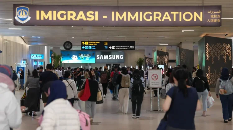 Interpol dan Imigrasi Ringkus Buronan Tiongkok di Bandara Soetta