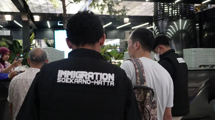 Imigrasi Deportasi Tiga WN Tiongkok Pelaku Kawin Pesanan