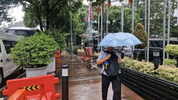 Jangan Lupa Payung, BMKG Prediksi Hujan Guyur Jakarta dan Bogor Sore hingga Malam