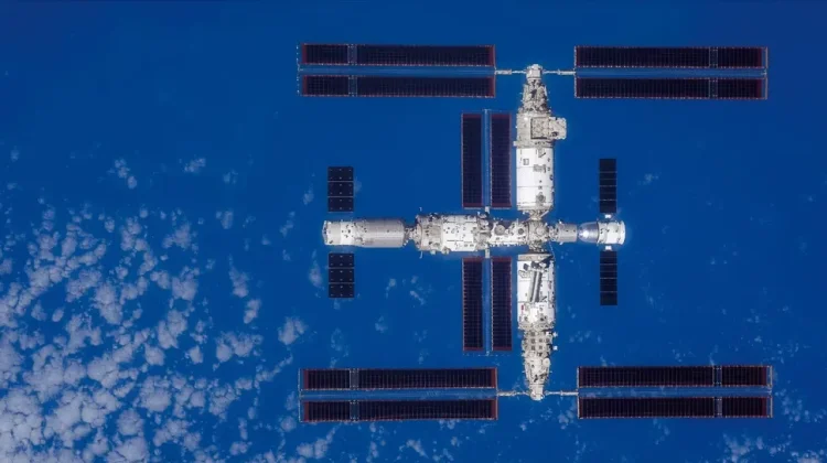 Tiongkok Ingin Perluas Stasiun Luar Angkasa Tiangong Seiring Pensiunnya ISS