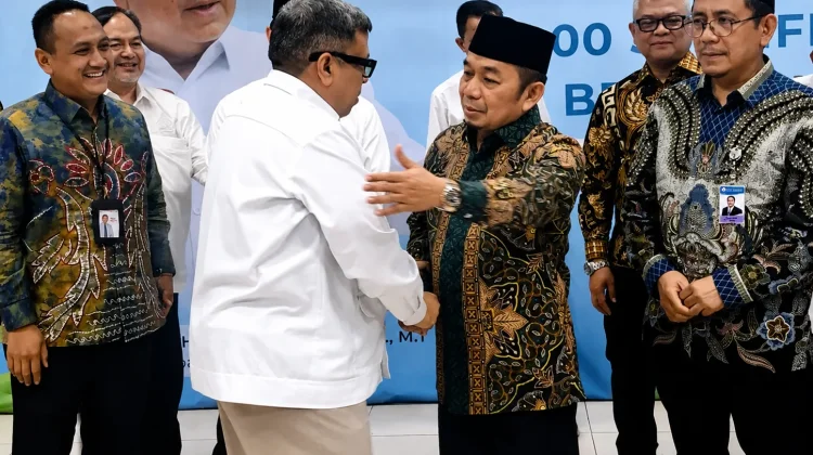 PB Mathla'ul Anwar-BPJPH Serahkan 5.000 Sertifikat Halal untuk UMKM