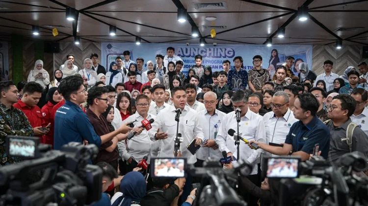Seskab Teddy Sebut 30 Persen Peserta Magang, Berhasil Diterima Jadi Pegawai Tetap