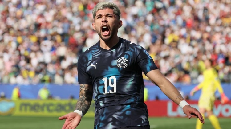 Paraguay Kejutkan Jerman, Julio Bawa La Albirroja Unggul Babak Pertama 32 Besar