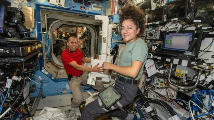 Astronaut ISS Bersiap Spacewalk untuk Perbaiki Lengan Robot Canadarm2