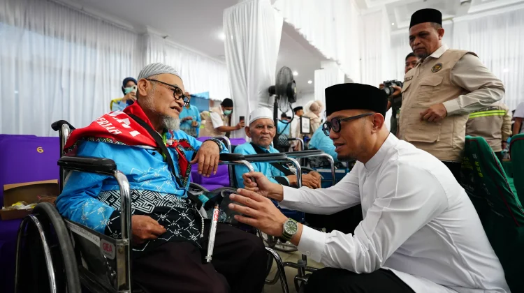 Wamenhaj Sambut Jemaah Haji Kloter Terakhir Debarkasi Aceh