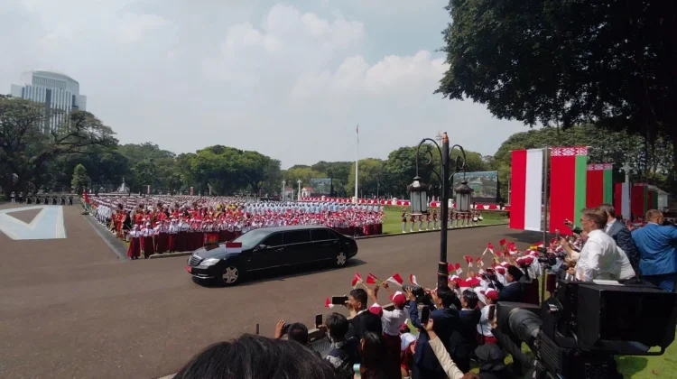 Ketibaan Presiden Belarus, disambut Meriah Puluhan  Siswa