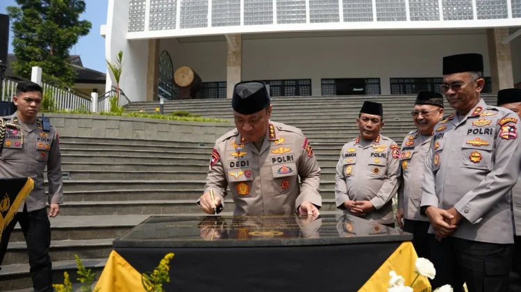 Wakapolri Resmikan Revitalisasi Masjid Panggilan Sujud