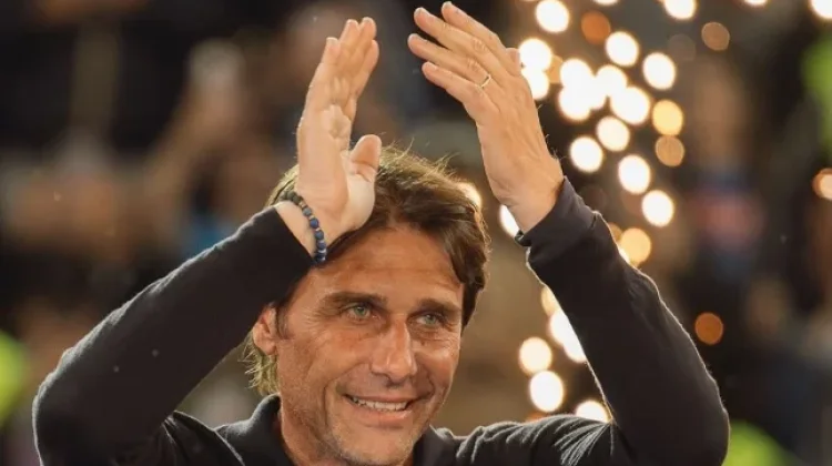 Demi Italia, Antonio Conte Rela Pangkas Gaji