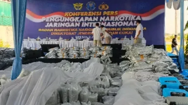 BNN Gerebek 3,37 Ton Narkoba di Gudang Gresik, 12 Orang Ditangkap