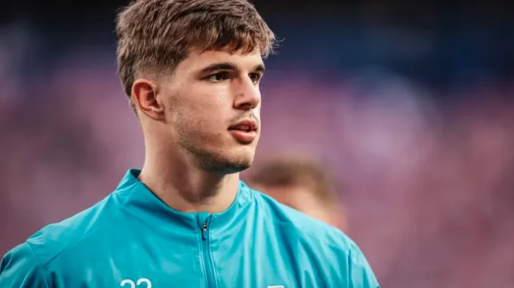 Brighton Ikat bek muda Luka Vuskovic dari Tottenham