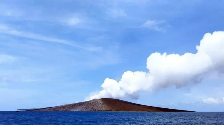 Gunung Anak Krakatau Berstatus Siaga, Warga Diminta Jauhi Radius 5 Km