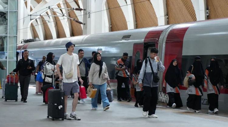Whoosh Layani 184 Ribu Penumpang Asing Sepanjang Semester Satu 2026