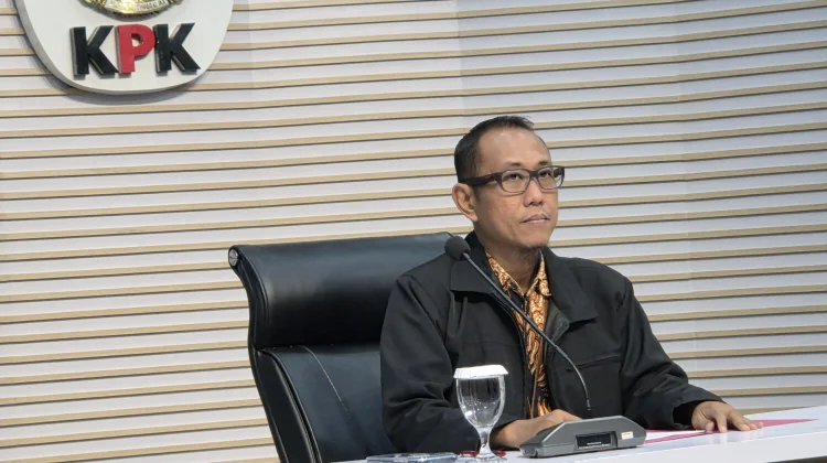 KPK Dalami Alasan Bupati Kuansing Tinggalkan Amplop untuk Menteri Kehutanan