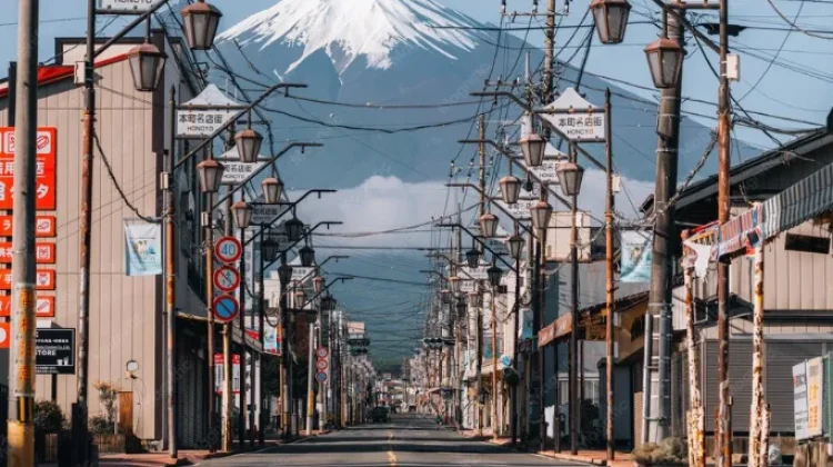 Jepang Berencana Naikkan Biaya Izin Tinggal bagi Warga Negara Asing